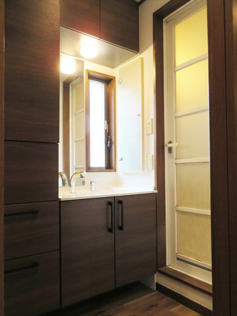 高級感のあるオシャレな洗面空間に 高級感のあるオシャレな洗面空間に